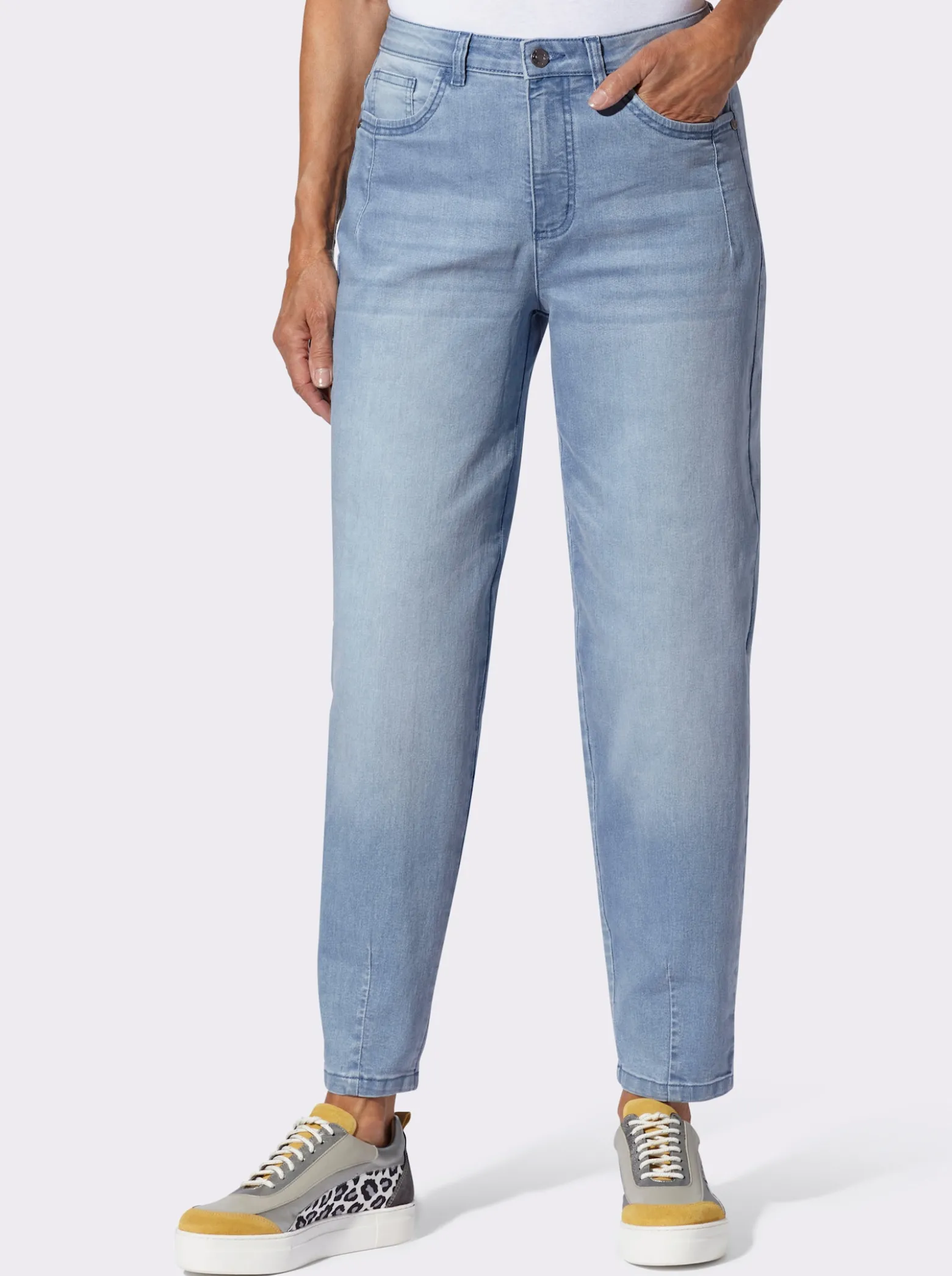 Jeans im Mom-Schnitt
