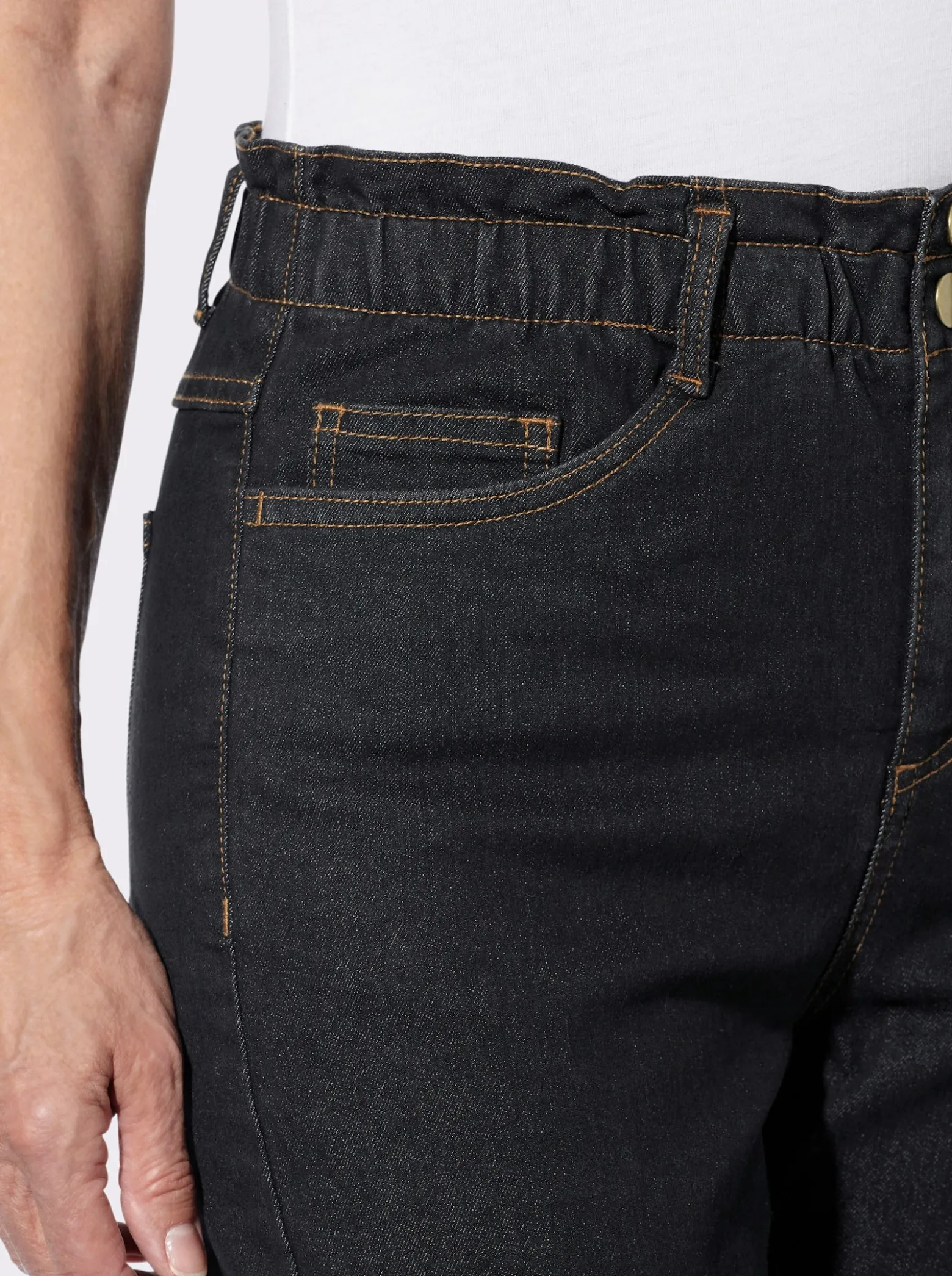 Jeans im Paperbag-Schnitt