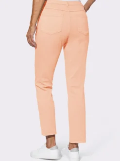 Jeans in knöchellanger Form