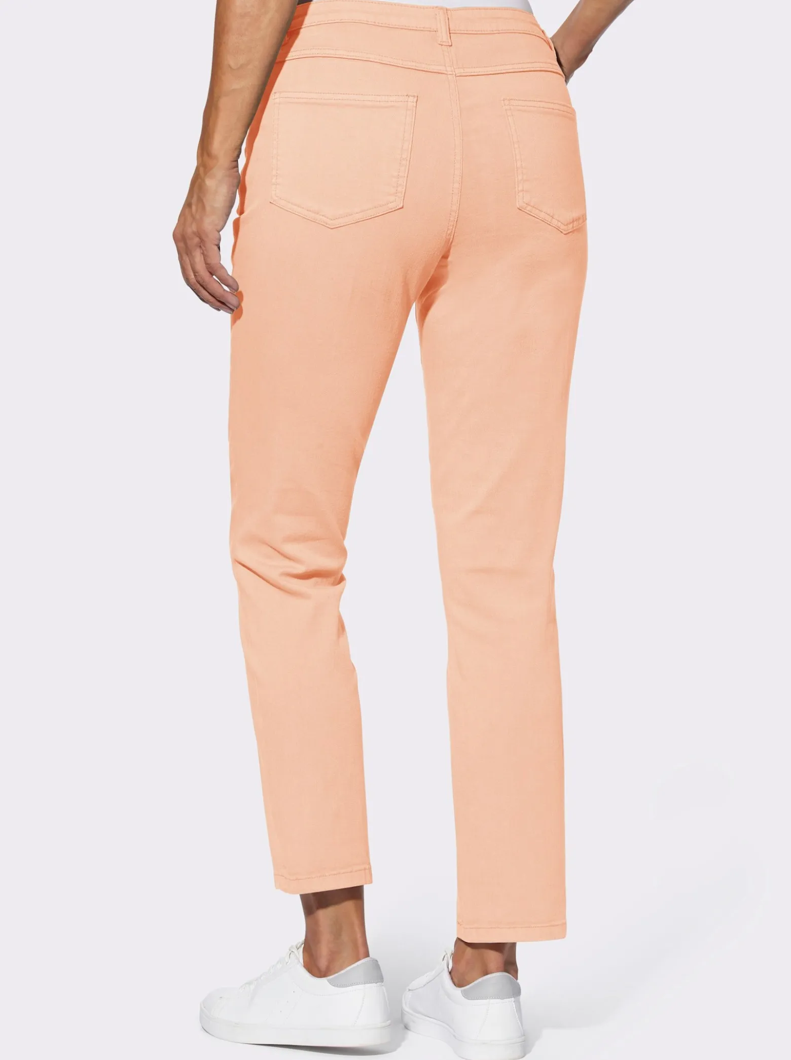 Jeans in knöchellanger Form