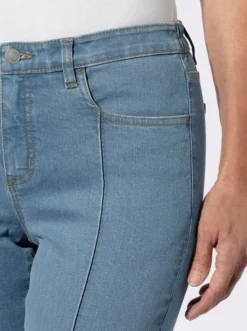 Jeans in schmaler Form