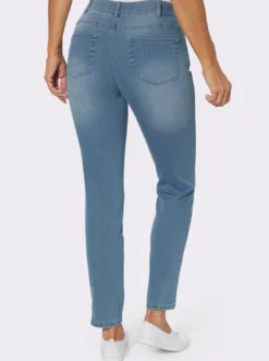 Jeans in verkürzter Form, Dehnbund