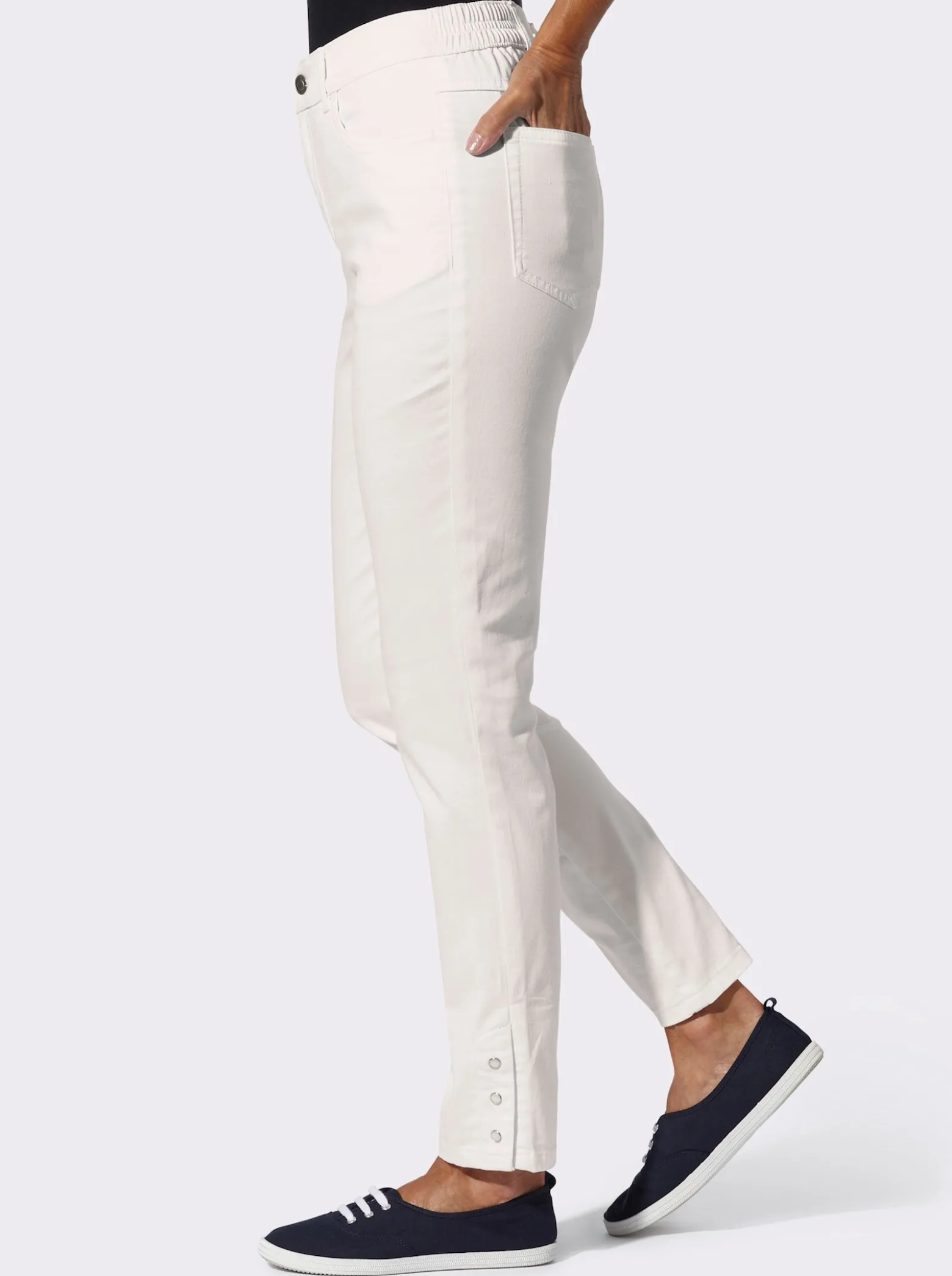 Jeans in verkürzter Form, Dehnbund