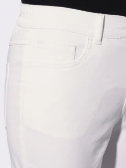 Jeans in verkürzter Form, Dehnbund