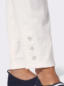 Jeans in verkürzter Form, Dehnbund