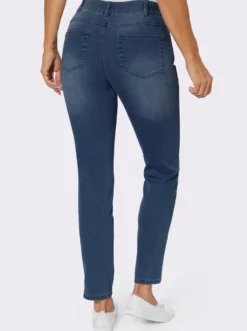 Jeans in verkürzter Form, Dehnbund