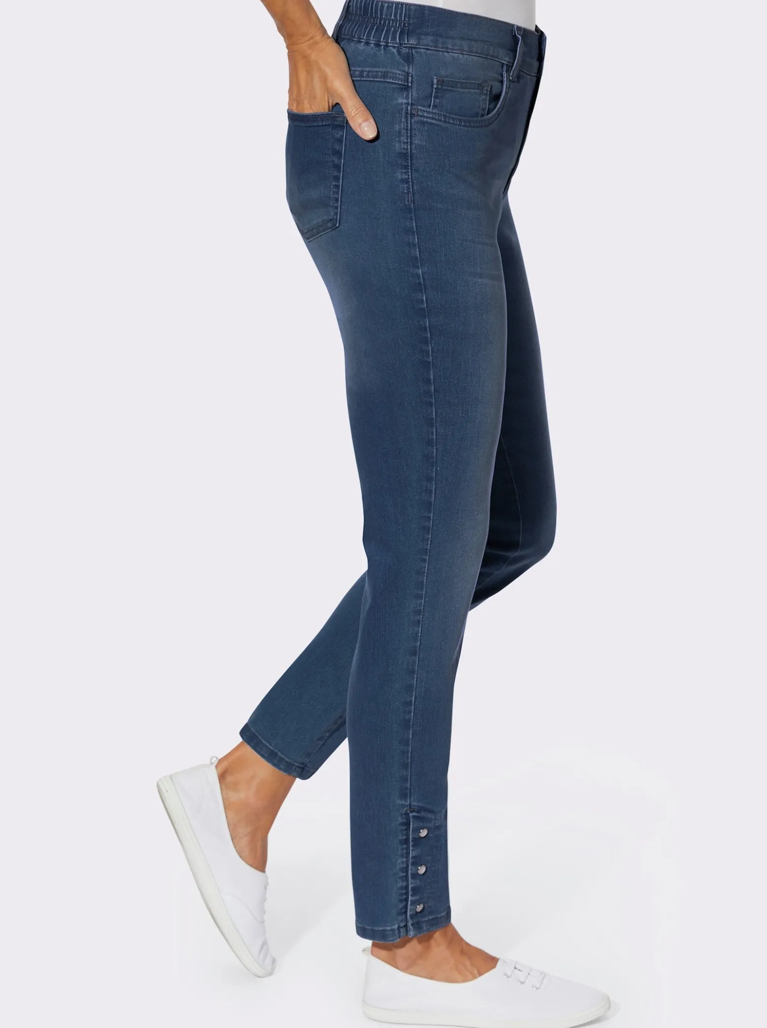 Jeans in verkürzter Form, Dehnbund