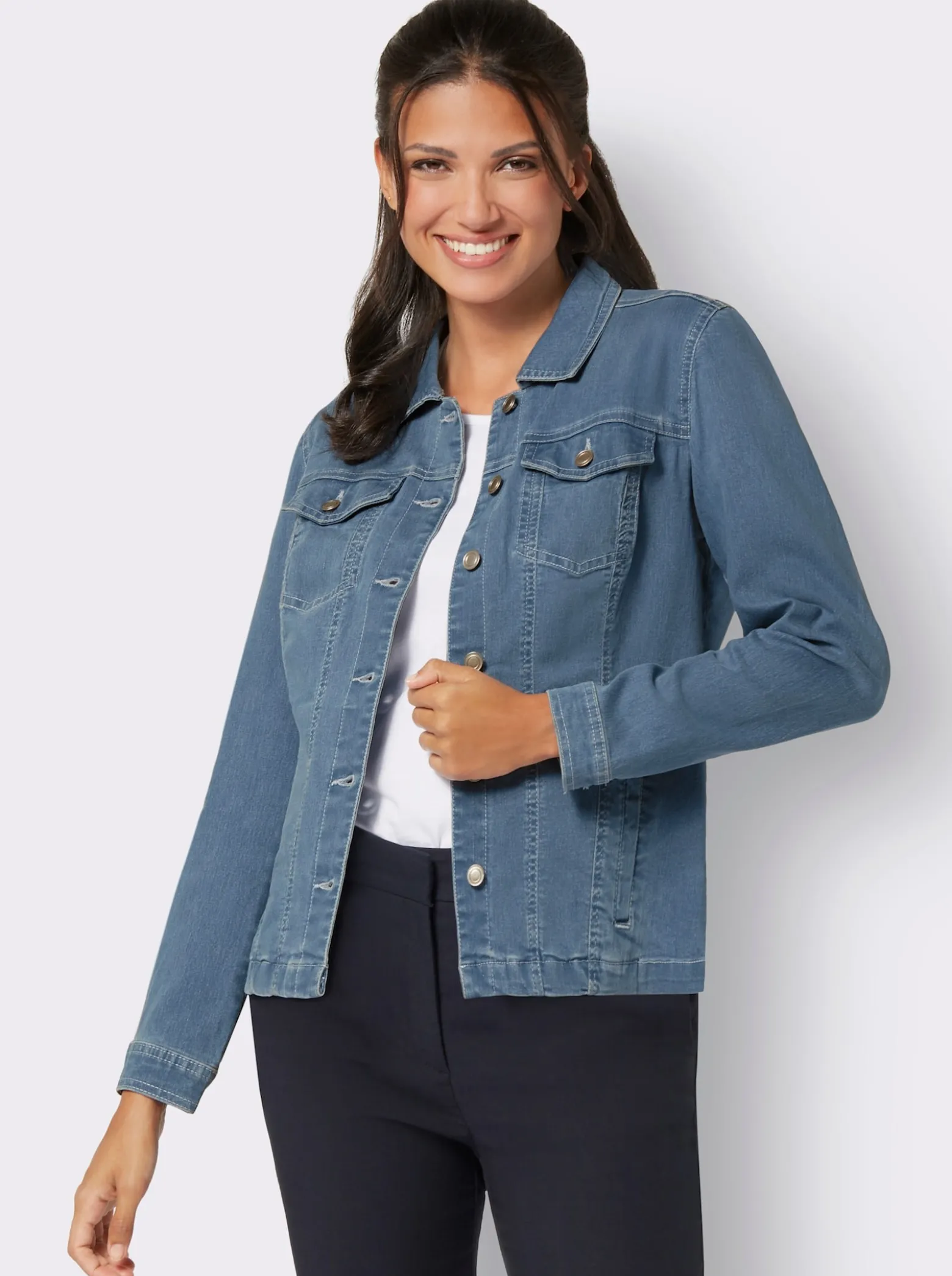 Jeansjacke mit aufgesetzten Brusttaschen