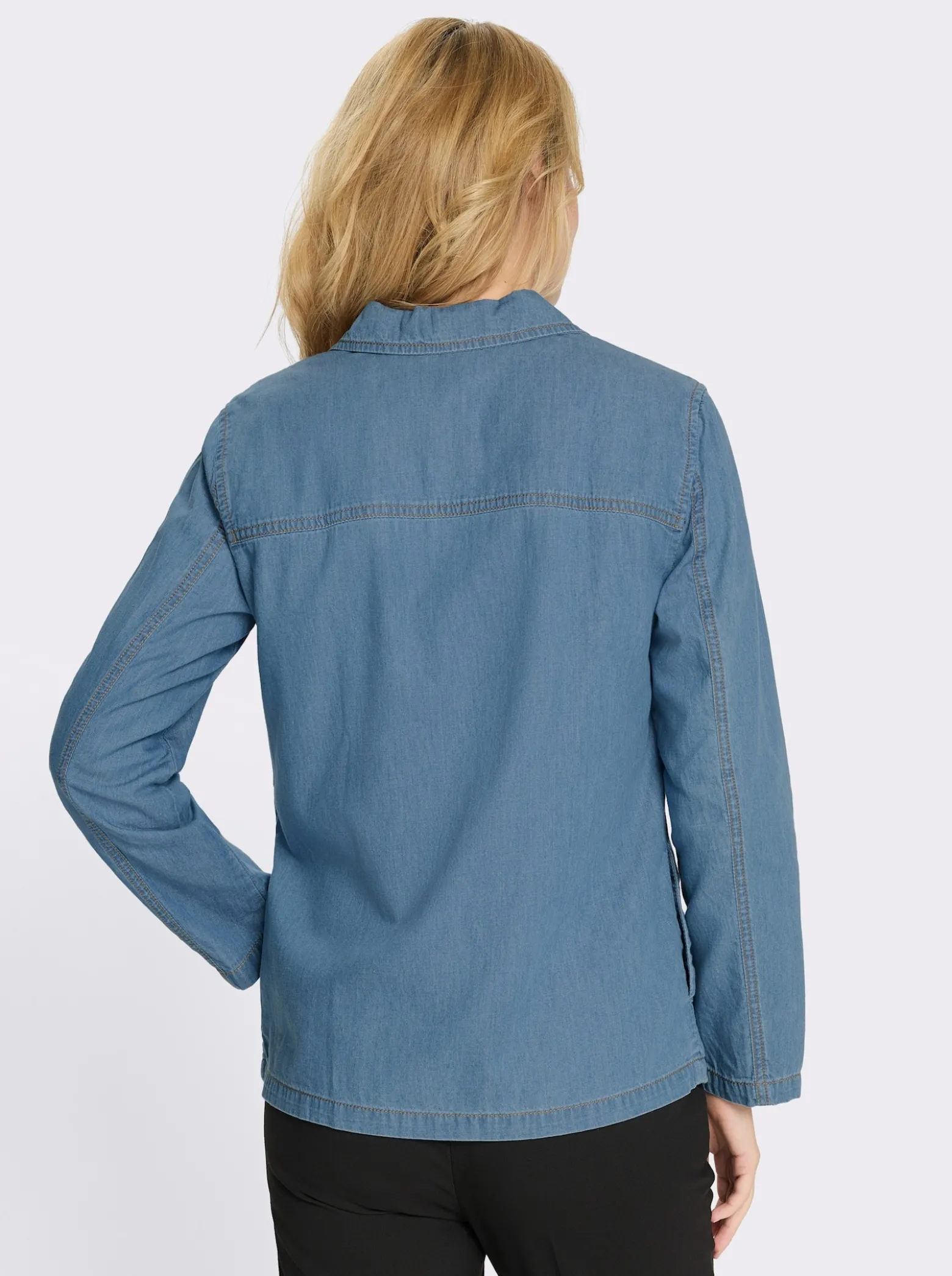 Jeansjacke mit Brusttasche