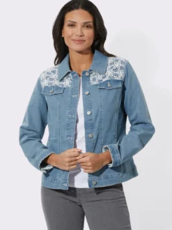 Jeansjacke mit Häkelspitze