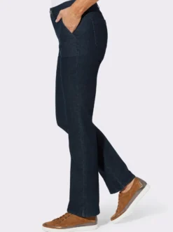 Jeans mit aufgesetzten Taschen