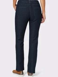 Jeans mit aufgesetzten Taschen