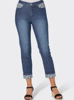 Jeans mit Beinumschlag im Herz-Dessin