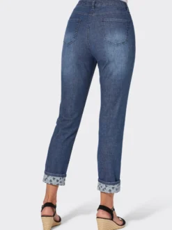 Jeans mit Beinumschlag im Herz-Dessin