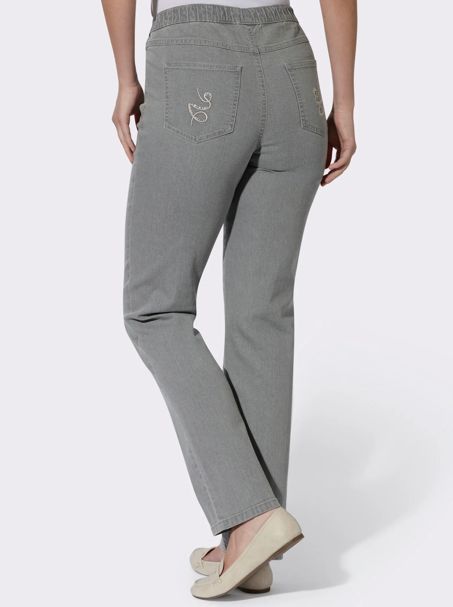 Jeans mit bestickten Gesäßtaschen