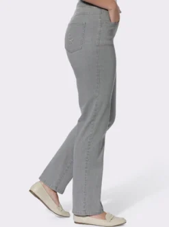 Jeans mit bestickten Gesäßtaschen