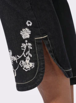 7/8-Jeans mit Blütenstickerei