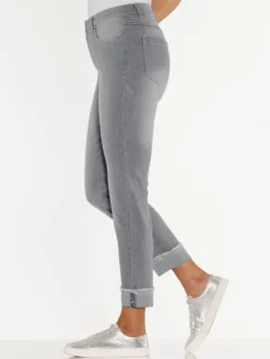 7/8-Jeans mit Fransen am Beinaufschlag