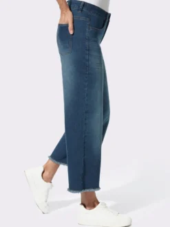 7/8-Jeans mit Fransen am Saum