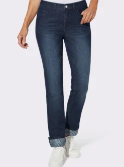 Jeans mit funkelnden Ziersteinchen