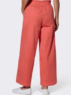 Jeans mit gesmoktem Dehnbund