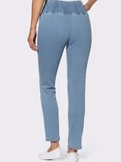 Jeans mit gesmoktem Rundum-Dehnbund