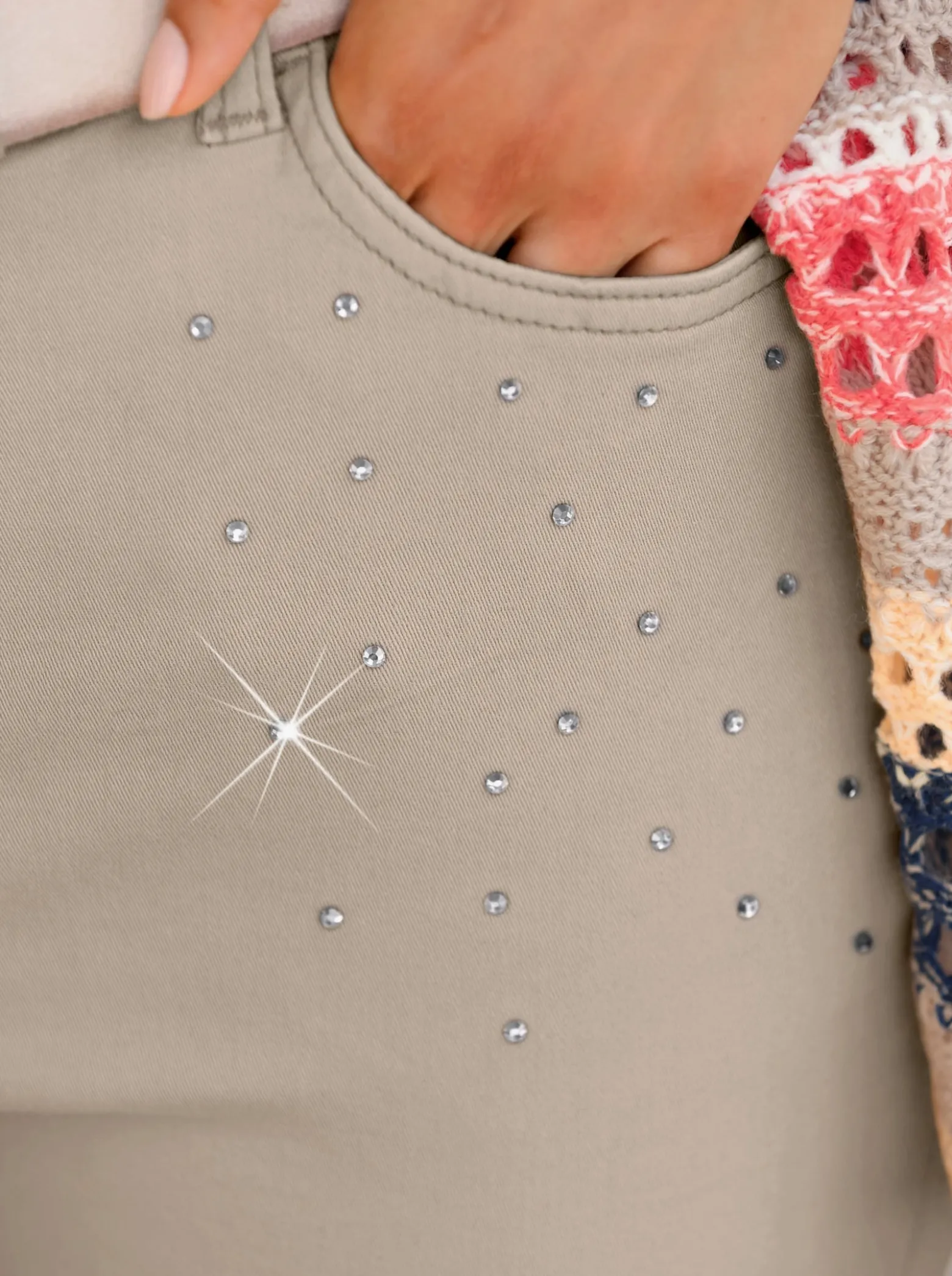 Jeans mit Glitzersteinchen