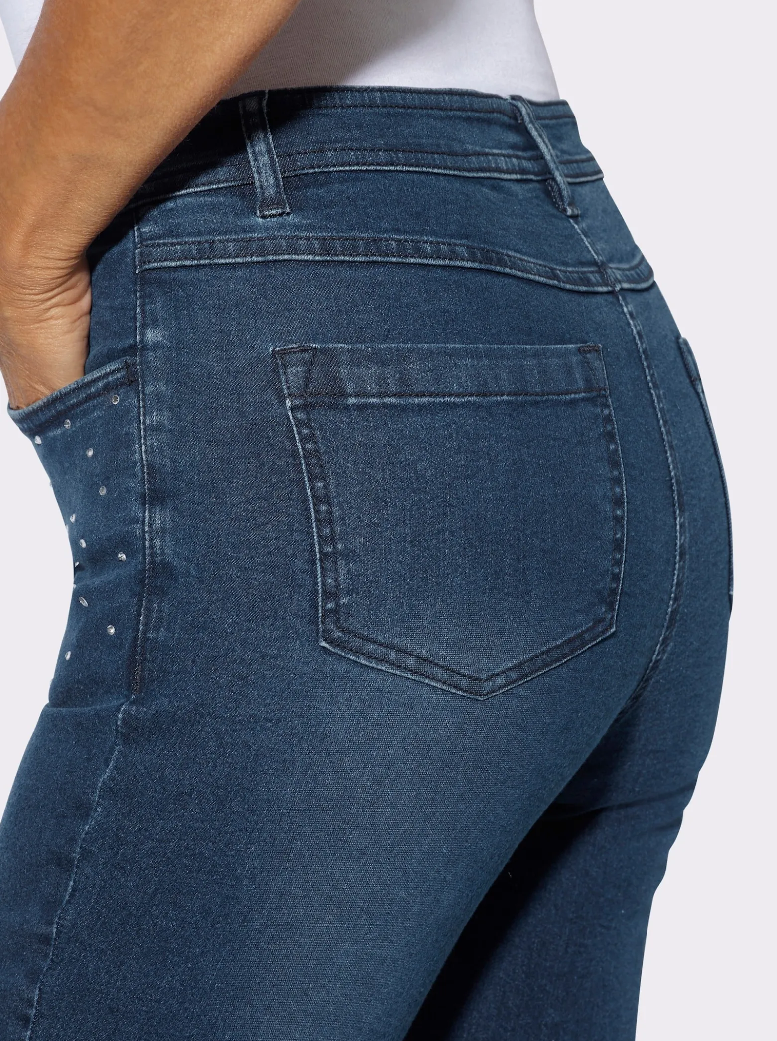 Jeans mit Glitzersteinchen