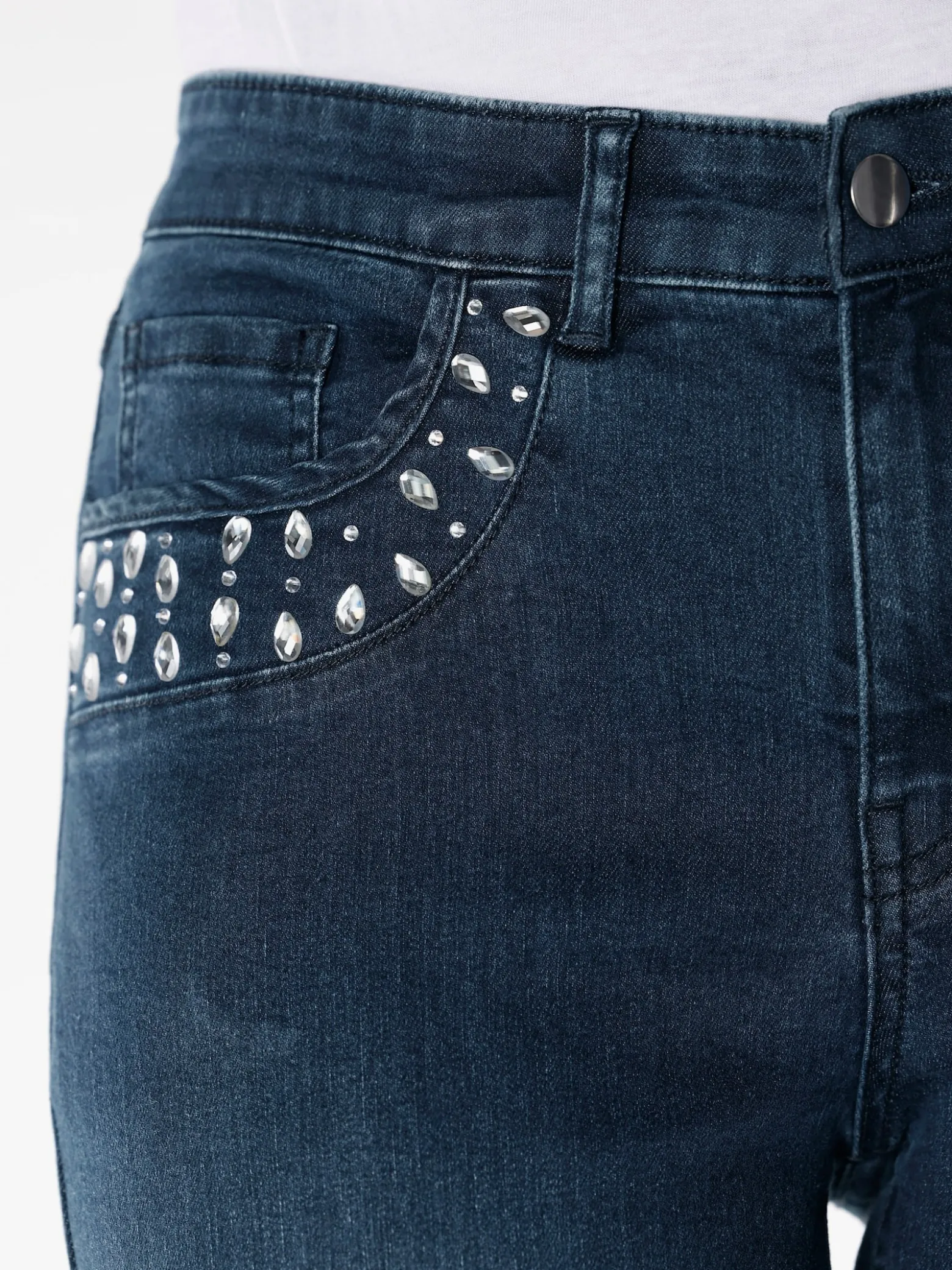 Jeans mit Glitzersteinchen