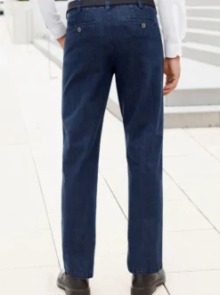 Jeans mit Gürtel