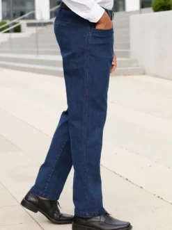 Jeans mit Gürtel