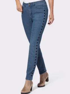 Jeans mit Herzchen-Stickerei
