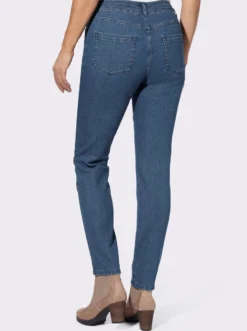 Jeans mit Herzchen-Stickerei