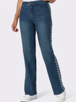Jeans mit Lochstickerei