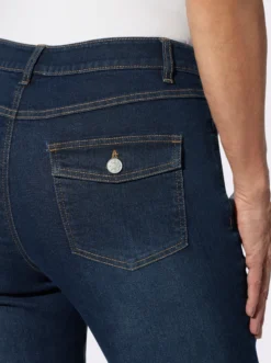 Jeans mit Pattentaschen hinten