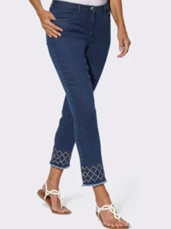 Jeans mit Rautenstickerei
