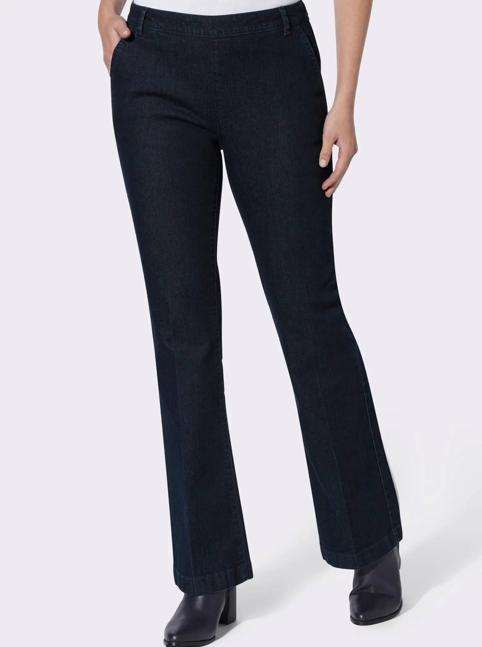 Jeans mit seitlichen Reißverschlüssen