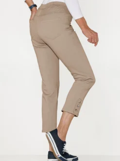 7/8-Jeans mit seitlichen Zierknöpfen