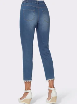 7/8-Jeans mit Spitze am Beinabschluss