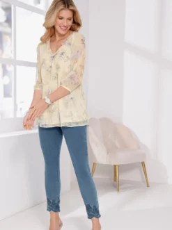 7/8-Jeans mit Stickerei am Saum