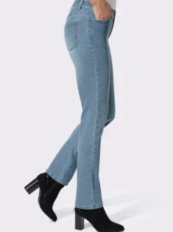 Jeans mit Stickerei auf den Taschen
