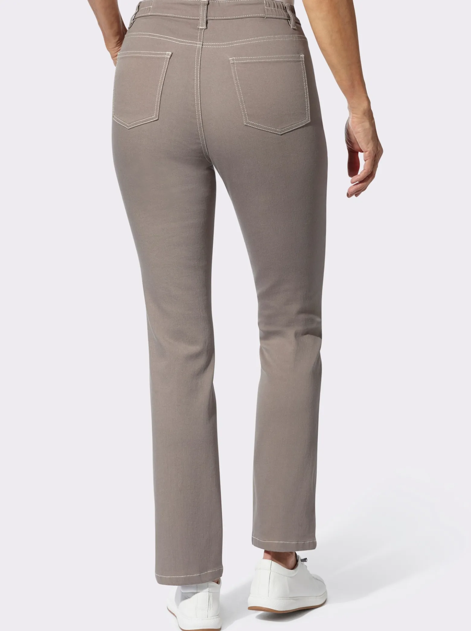 Jeans mit streckender Biese