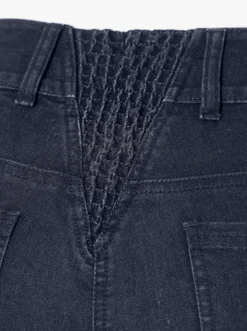 Jeans mit Stretch-Einsatz hinten