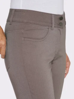 Jeans mit Stretch-Einsatz hinten