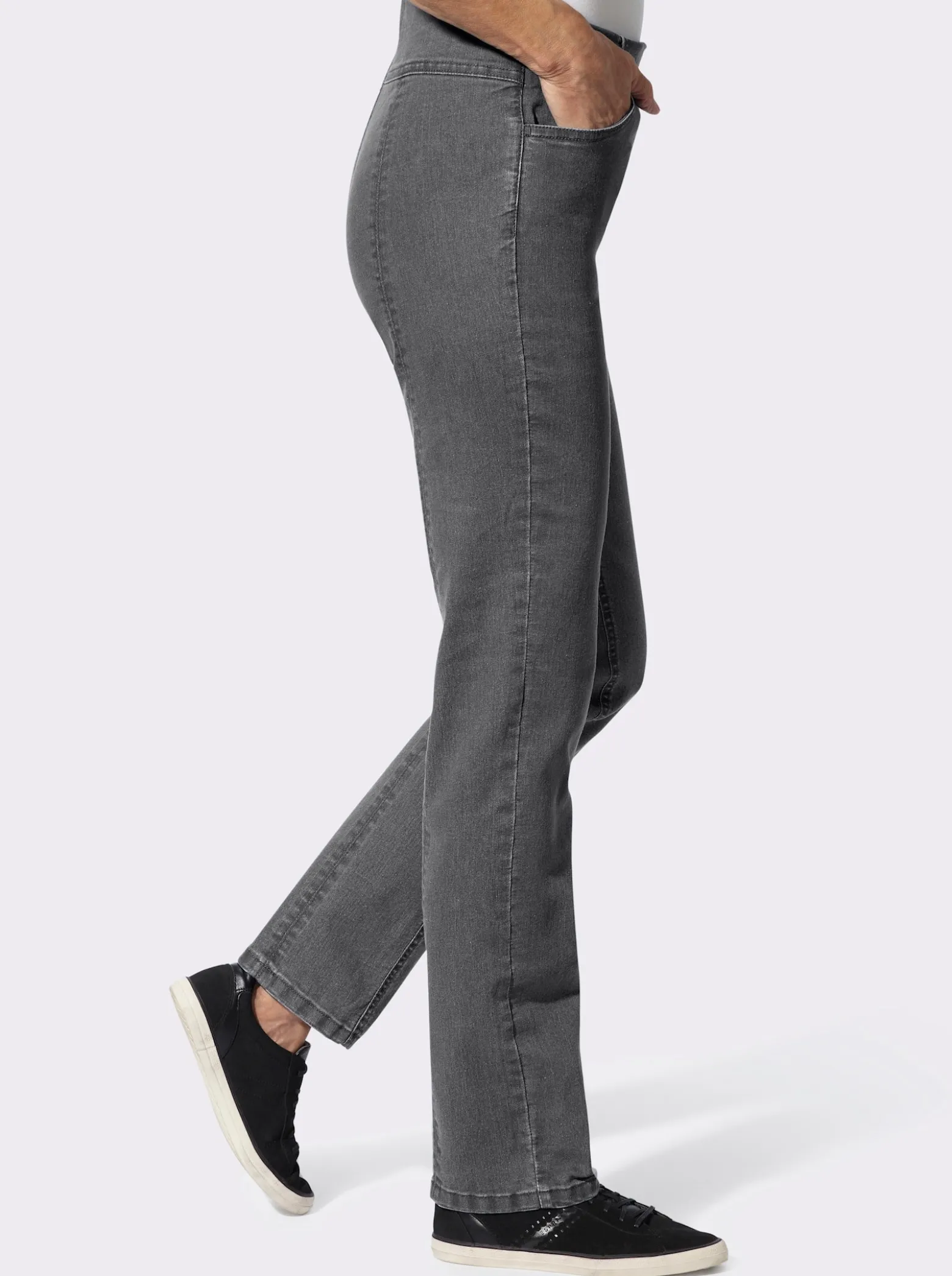 Jeans mit Teilungsnähten hinten