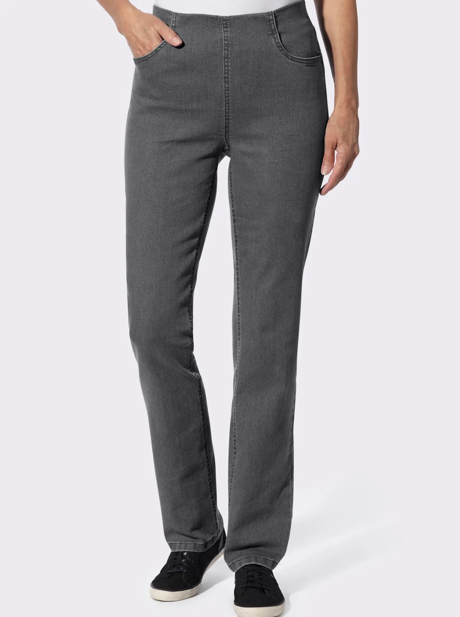 Jeans mit Teilungsnähten hinten