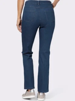 Jeans mit vorverlegter Seitennaht
