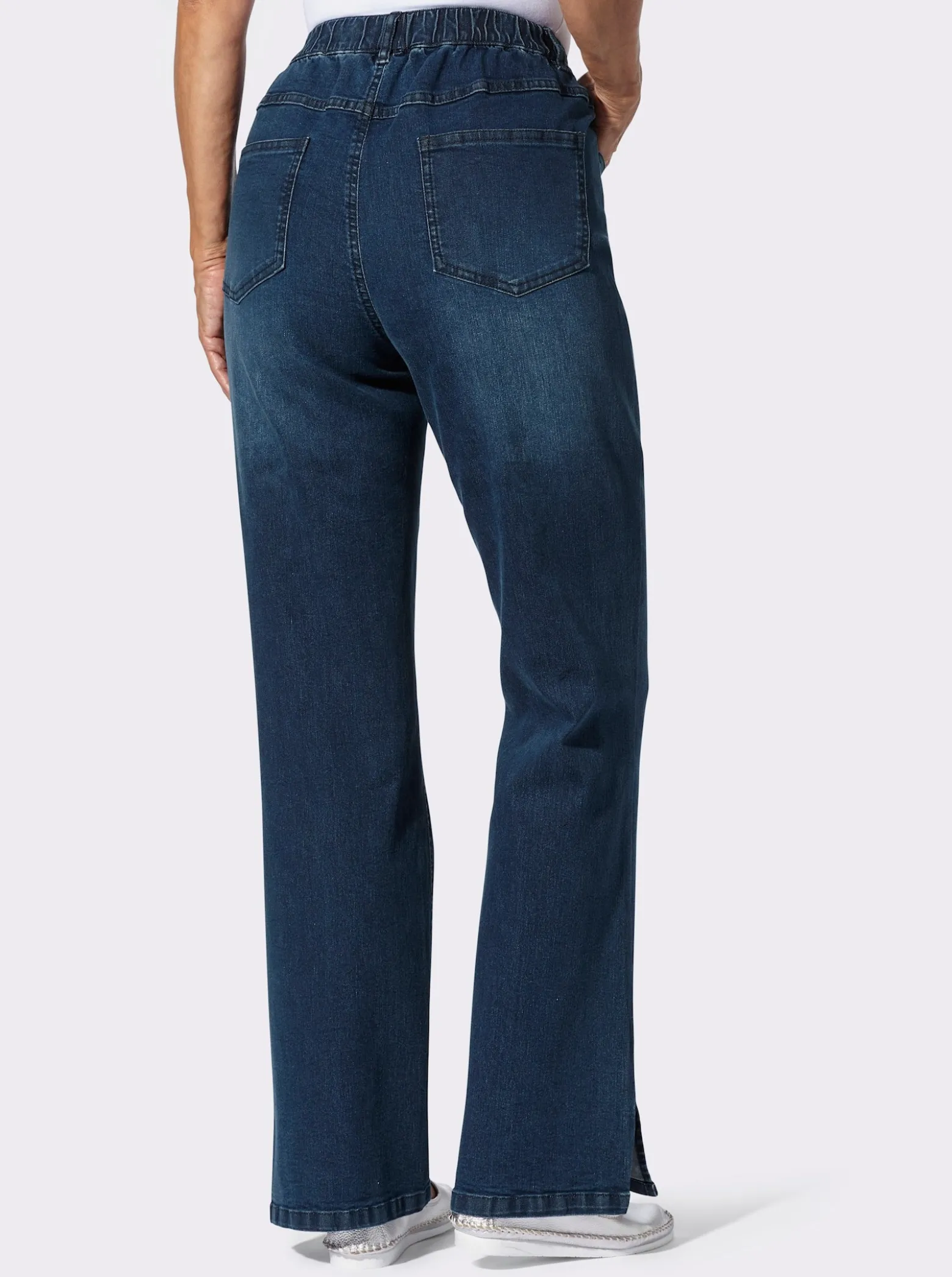 Jeans mit weitem Bein und Schlitz