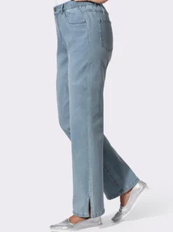 Jeans mit weitem Bein und Schlitz
