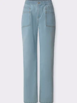 Jeans mit weit geschnittenen Beinen